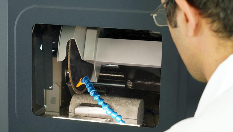 室内岩芯切割打磨机 - 尊龙凯时人生就是搏仪器装备中国有限公