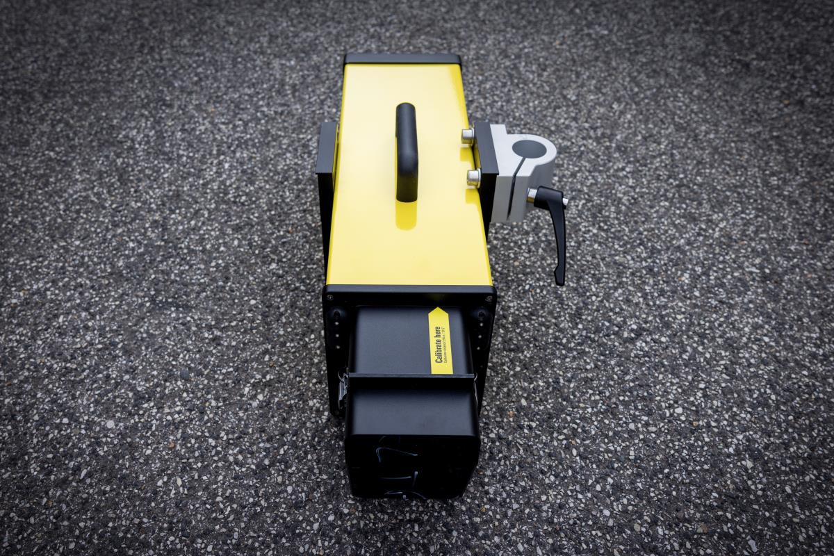 mobile retroreflector - Earth 